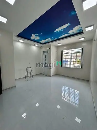 Bán Nhà Mặt Tiền Lạc Long Quân - Kinh Doanh Đỉnh - 44M2 Nở Hậu - 8X Tỷ