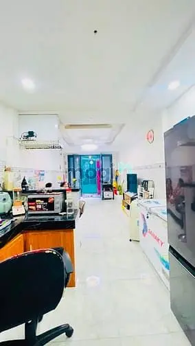 Hxh Cách 3 Căn - 391 Trần Hưng Đạo Quận 1 33M2 2 Tầng - 4 Tỷ X